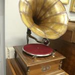 880 5734 HORN GRAMOPHONE